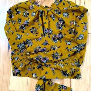 Women’s crop blouse